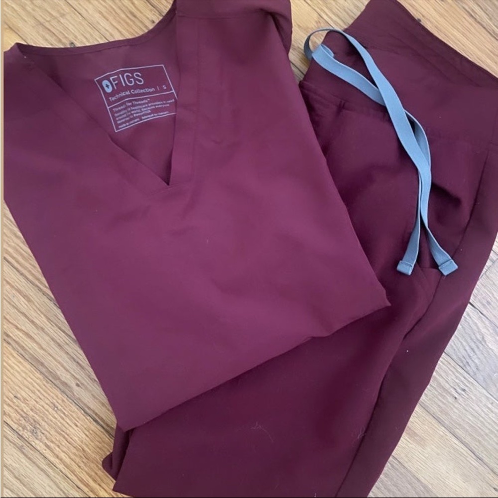 Figs Burgundy set